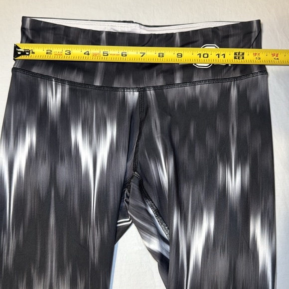 Chicka-D Women's Oklahoma State University Capri Leggings Size Medium EUC - Picture 5 of 8